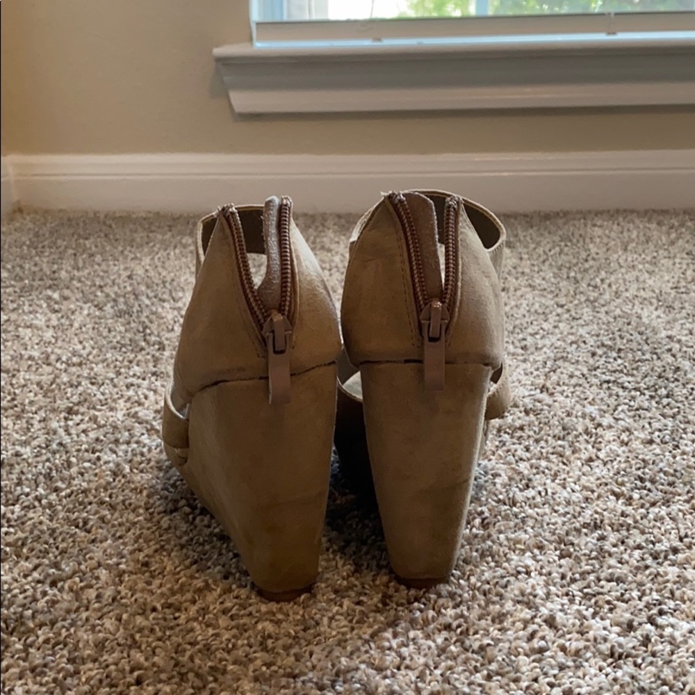 Shoes - Picture 3 of 5